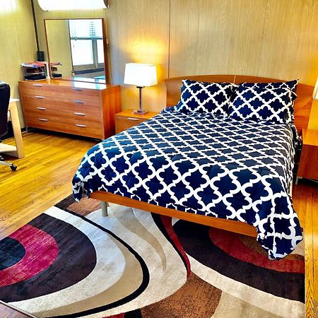 Lga Airport 3 Mins, 3 Bedroom Duplex House, Parking And Private Backyard, 9Mins Subway! New York Eksteriør billede