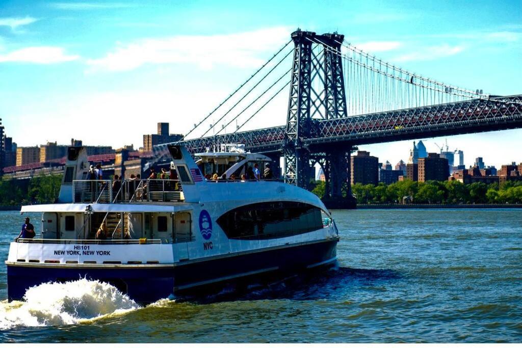 Lga Airport 3 Mins, 3 Bedroom Duplex House, Parking And Private Backyard, 9Mins Subway! New York Eksteriør billede