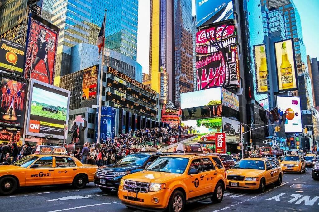 Lga Airport 3 Mins, 3 Bedroom Duplex House, Parking And Private Backyard, 9Mins Subway! New York Eksteriør billede
