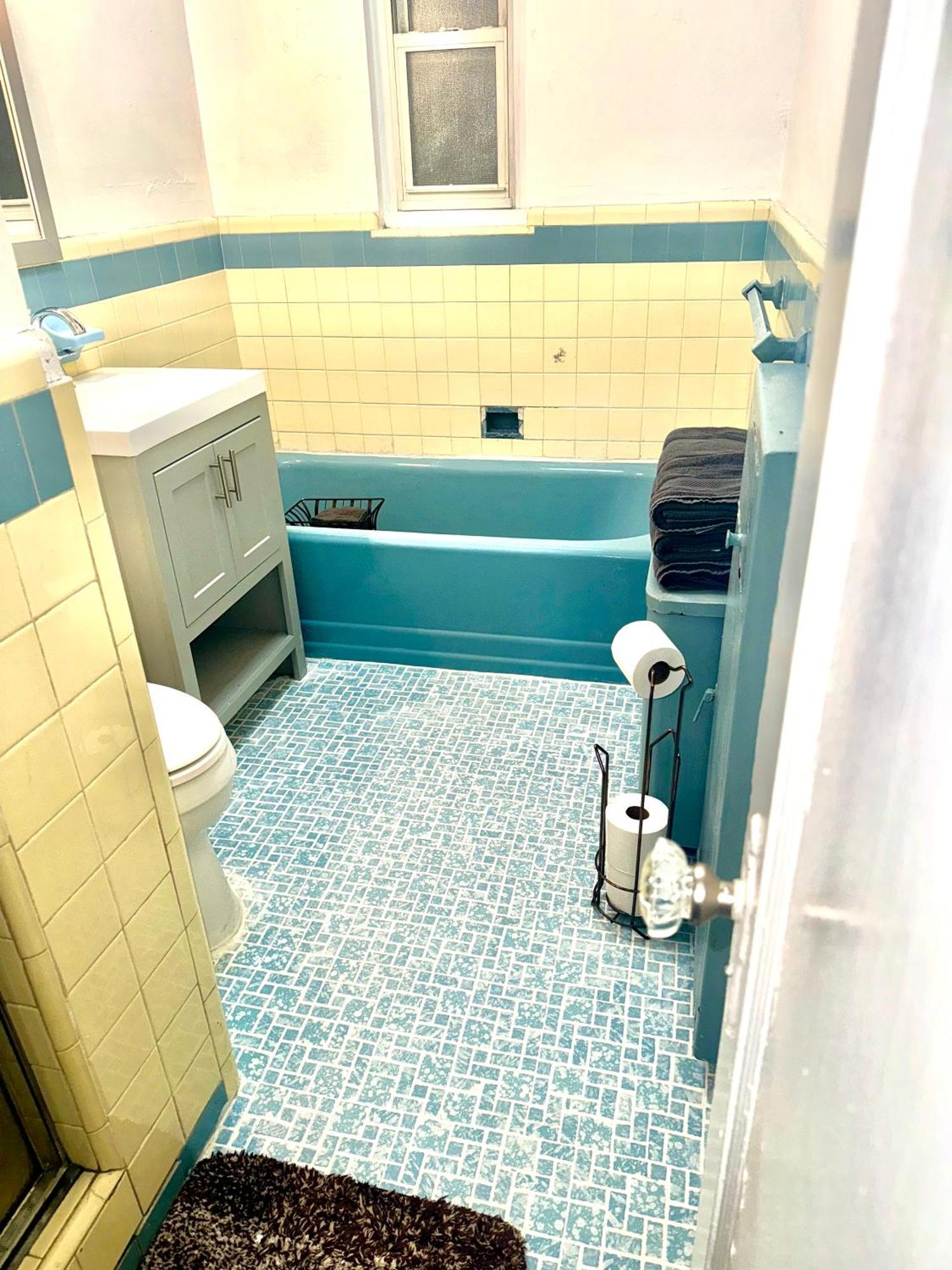 Lga Airport 3 Mins, 3 Bedroom Duplex House, Parking And Private Backyard, 9Mins Subway! New York Eksteriør billede