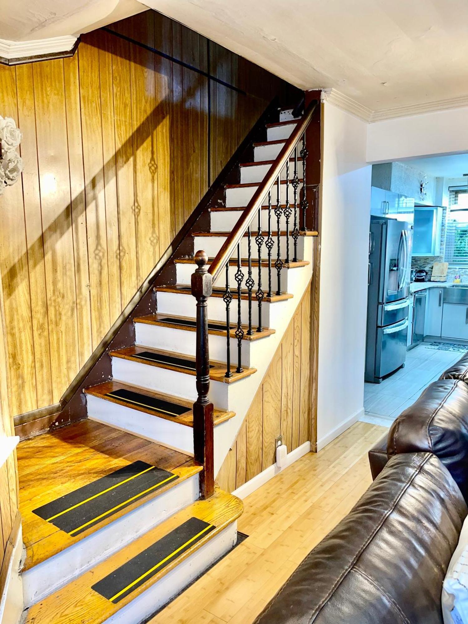 Lga Airport 3 Mins, 3 Bedroom Duplex House, Parking And Private Backyard, 9Mins Subway! New York Eksteriør billede
